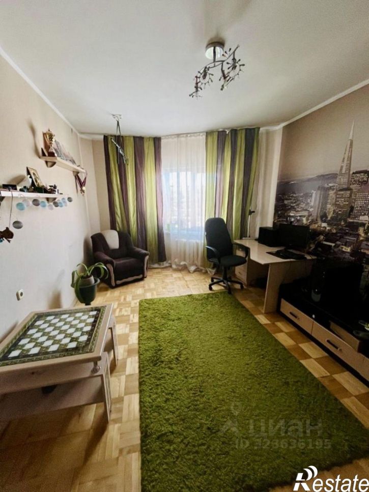 3-комн квартира пр-кт 60 лет СССР, 32,  д. 32