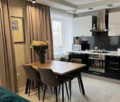 3-комн, 70кв м, этаж 1/5 улица Калашникова, 16