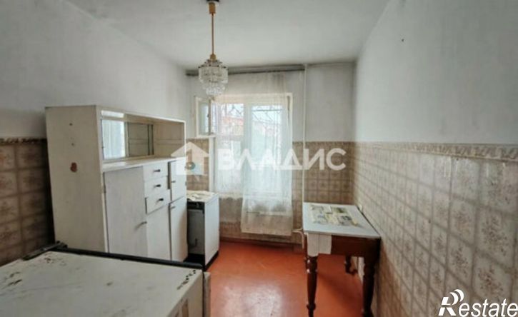 1-комн квартира мкр 6-й, 27,  д. 27